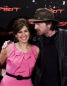 Frank Miller y Eva Mendes. Ambos trabajaron juntos en "The Spirit"